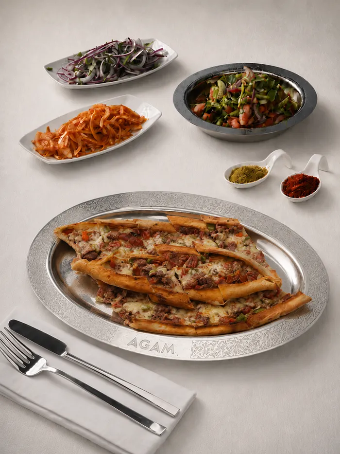 Kuşbaşılı Kaşarlı Pide